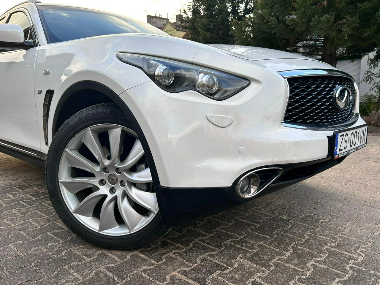 Infiniti QX70 - Zdjęcie 13