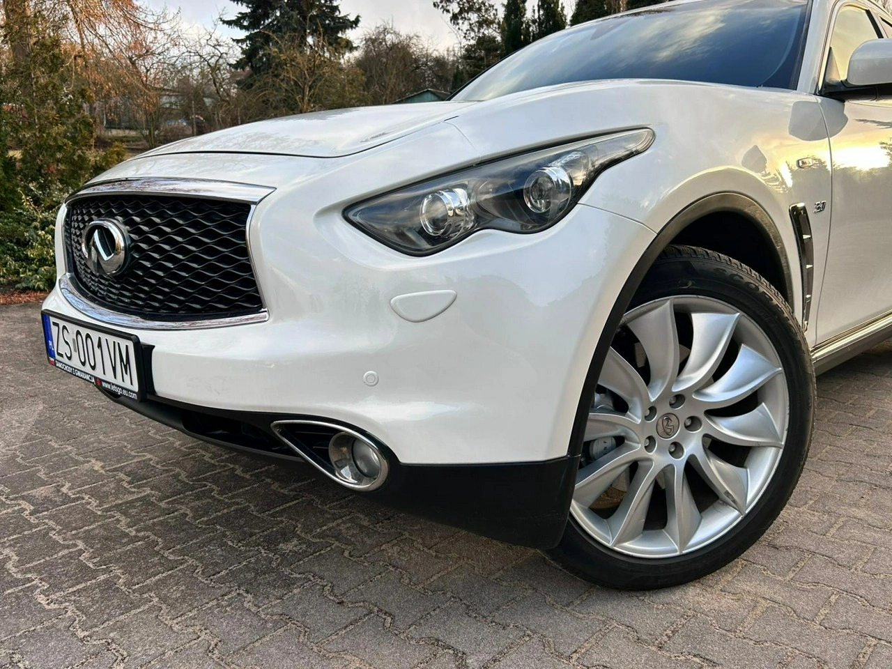 Infiniti QX70 - Zdjęcie 15
