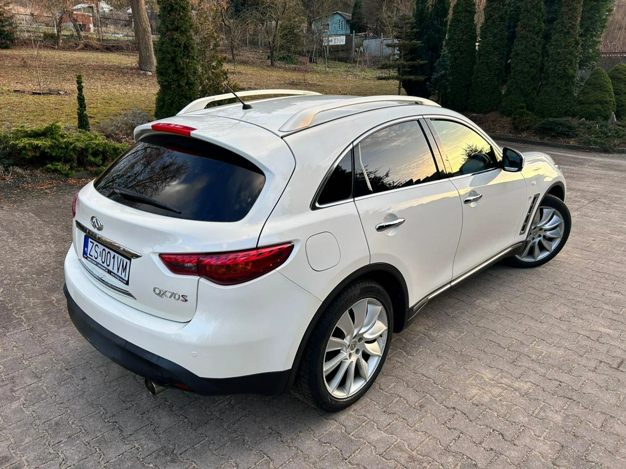 Infiniti QX70 - Zdjęcie 24