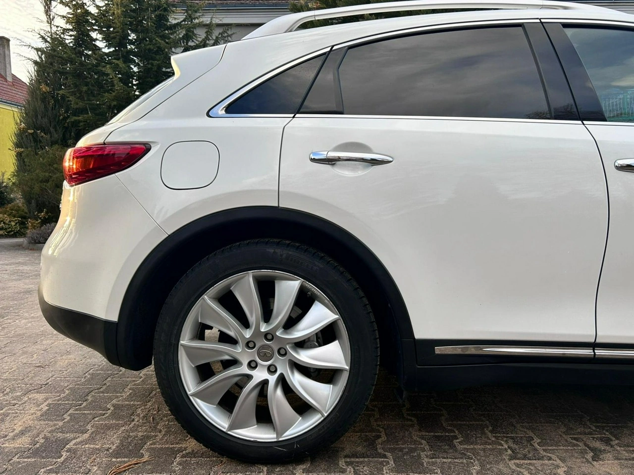 Infiniti QX70 - Zdjęcie 25