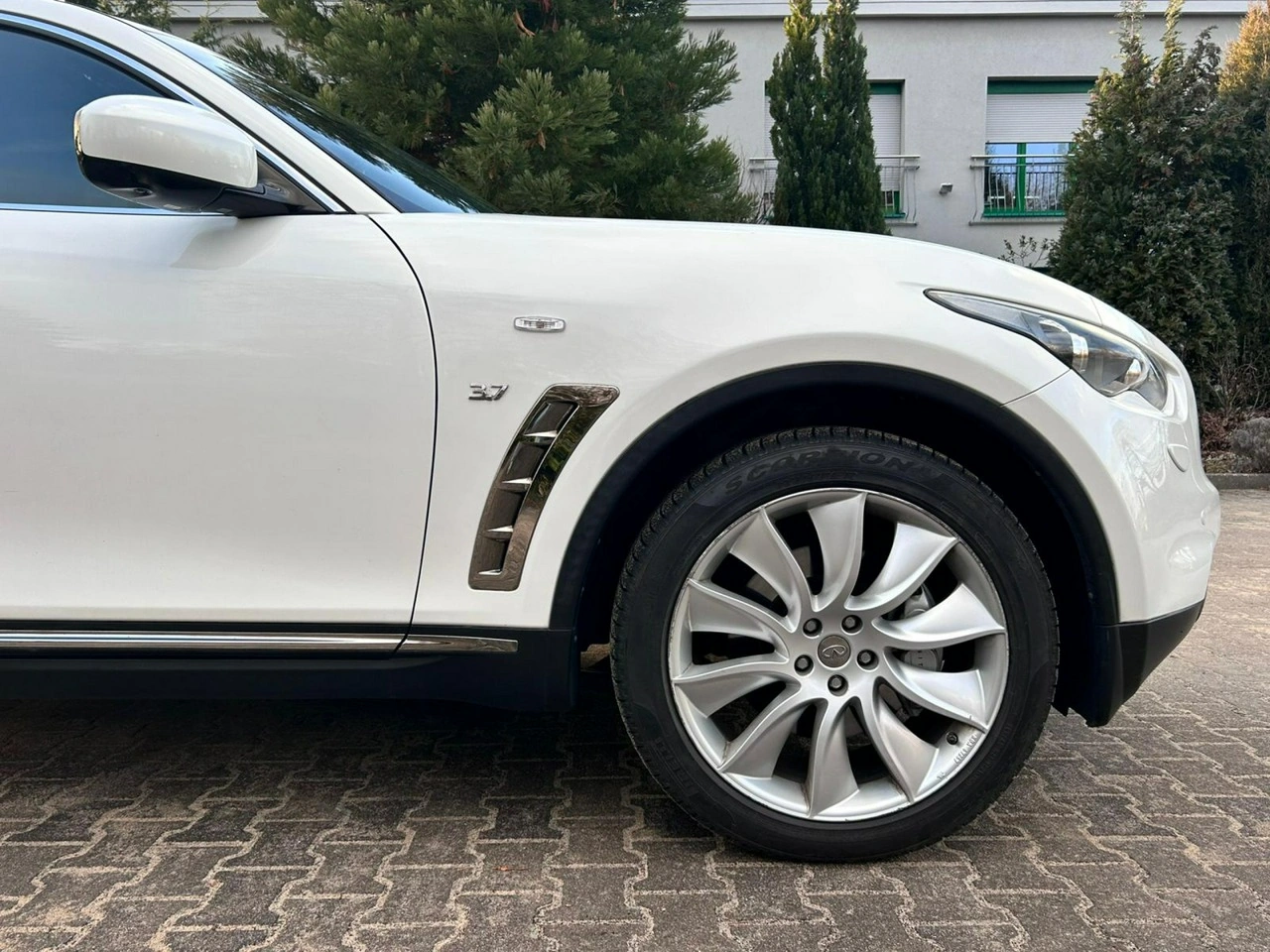 Infiniti QX70 - Zdjęcie 26