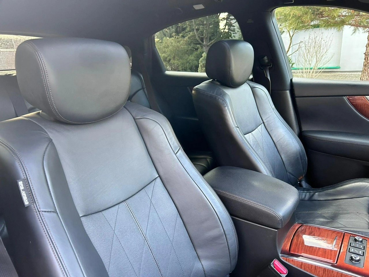 Infiniti QX70 - Zdjęcie 31