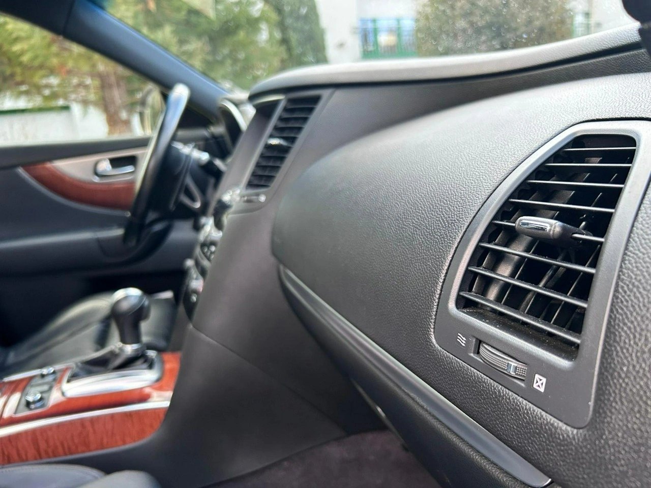 Infiniti QX70 - Zdjęcie 33