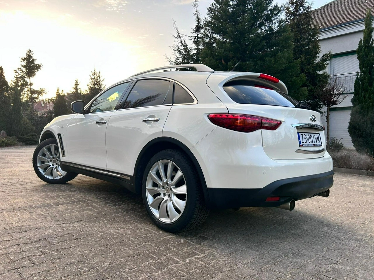 Infiniti QX70 - Zdjęcie 3