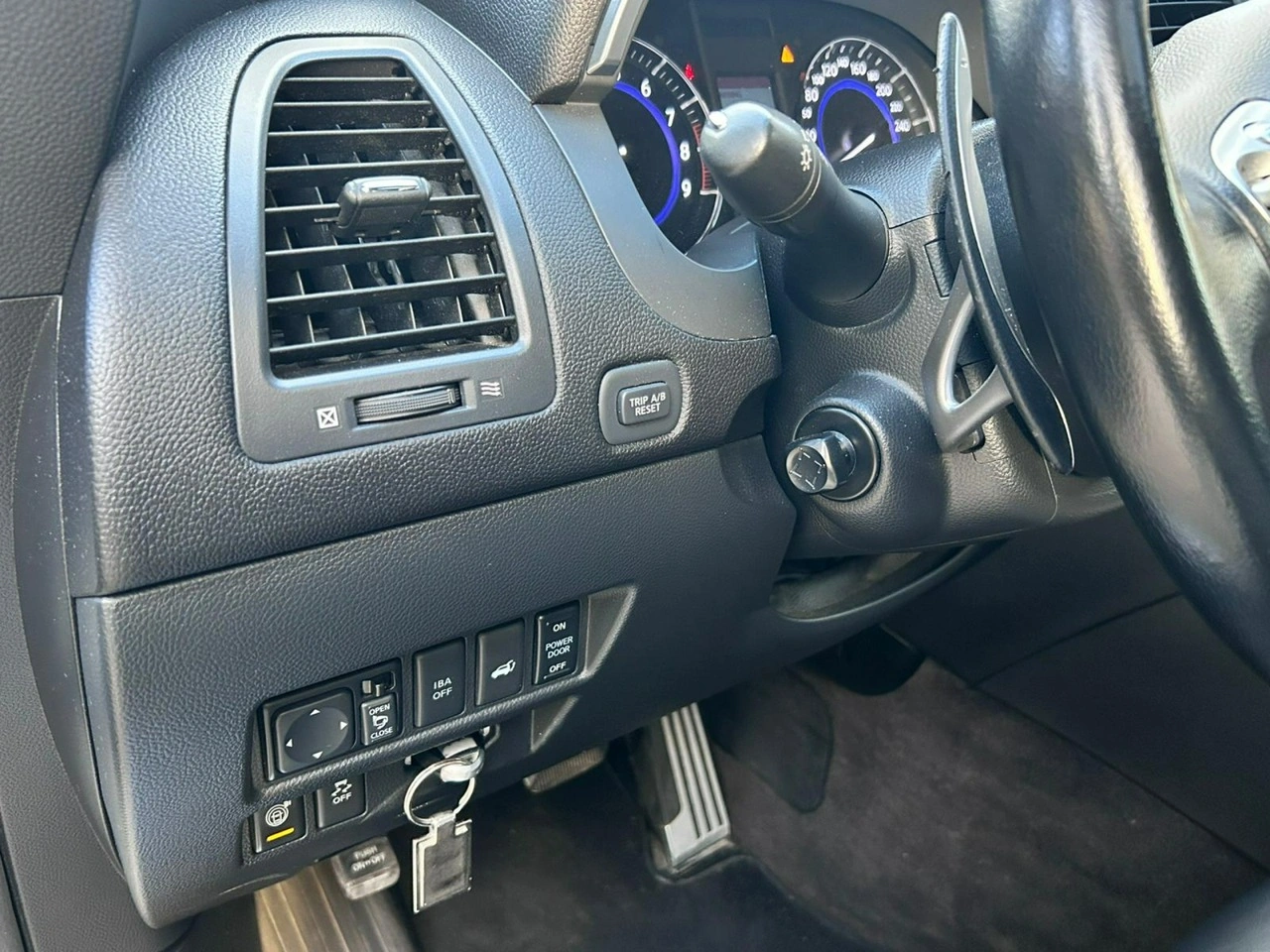 Infiniti QX70 - Zdjęcie 39