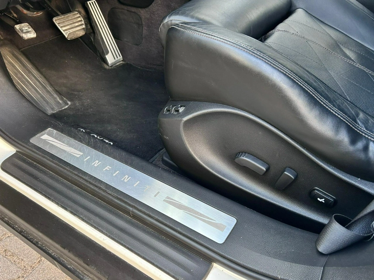 Infiniti QX70 - Zdjęcie 40