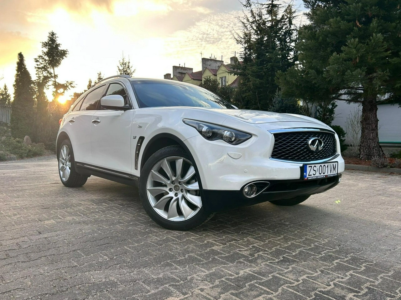Infiniti QX70 - Główne zdjęcie