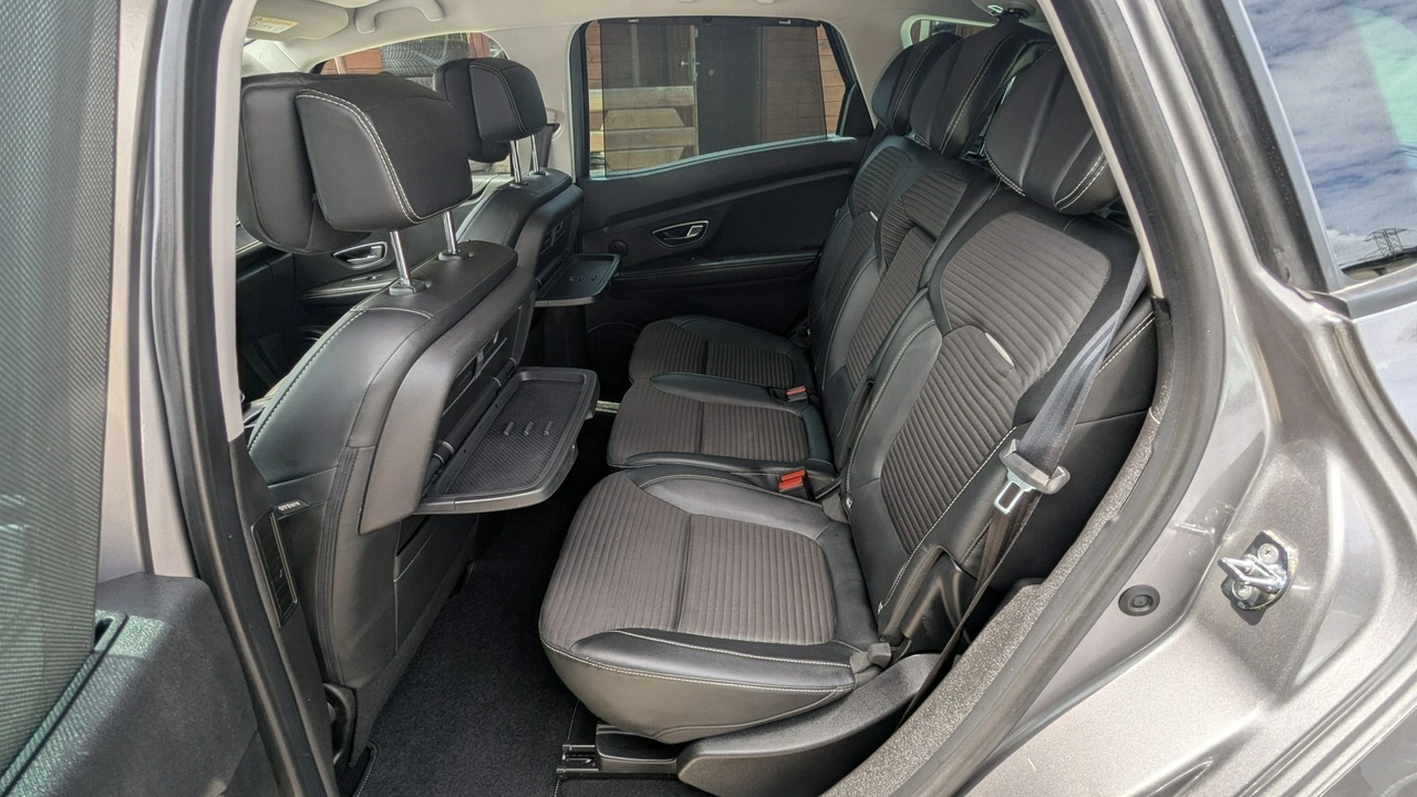 Renault Scenic - Zdjęcie 17