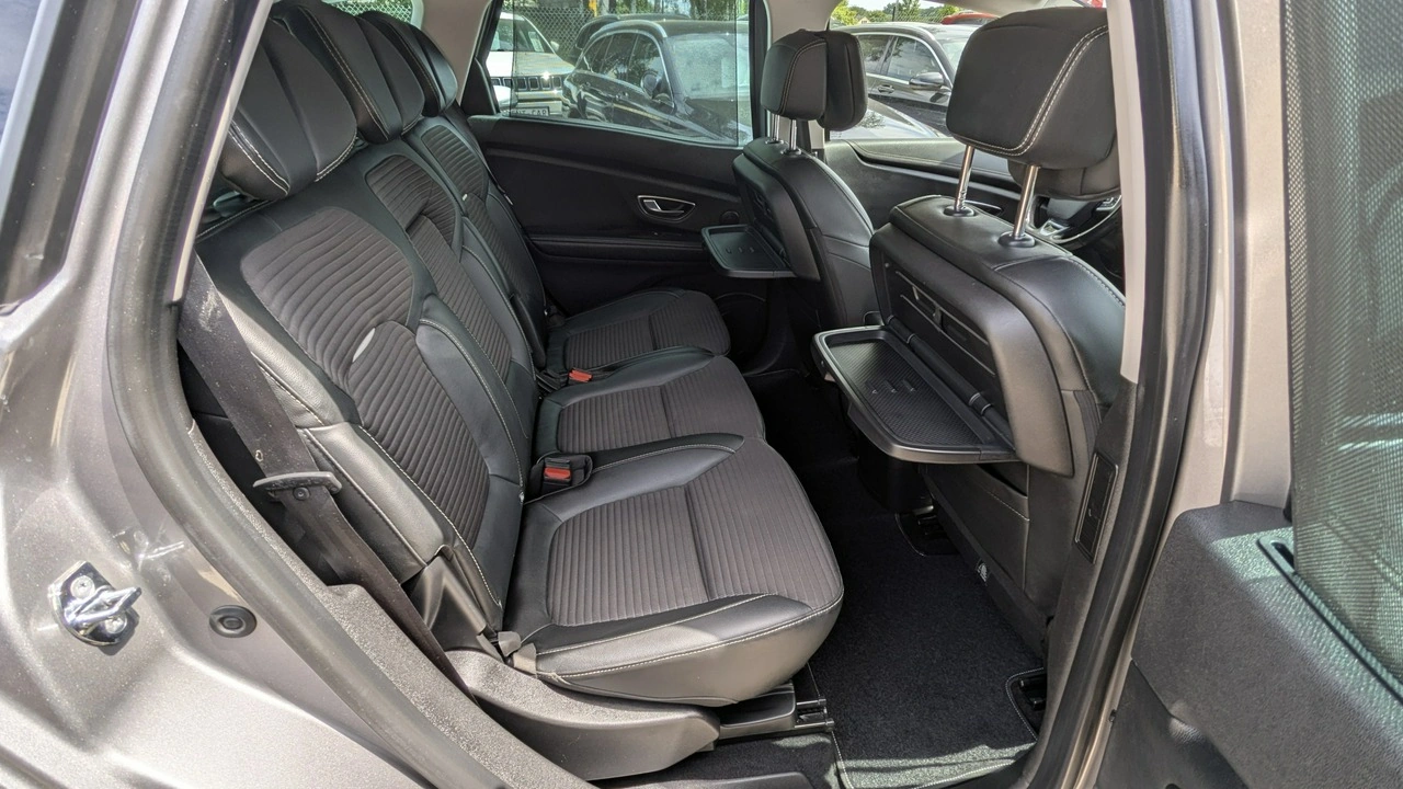 Renault Scenic - Zdjęcie 19