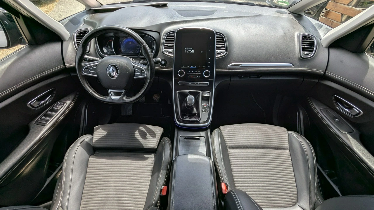 Renault Scenic - Zdjęcie 22