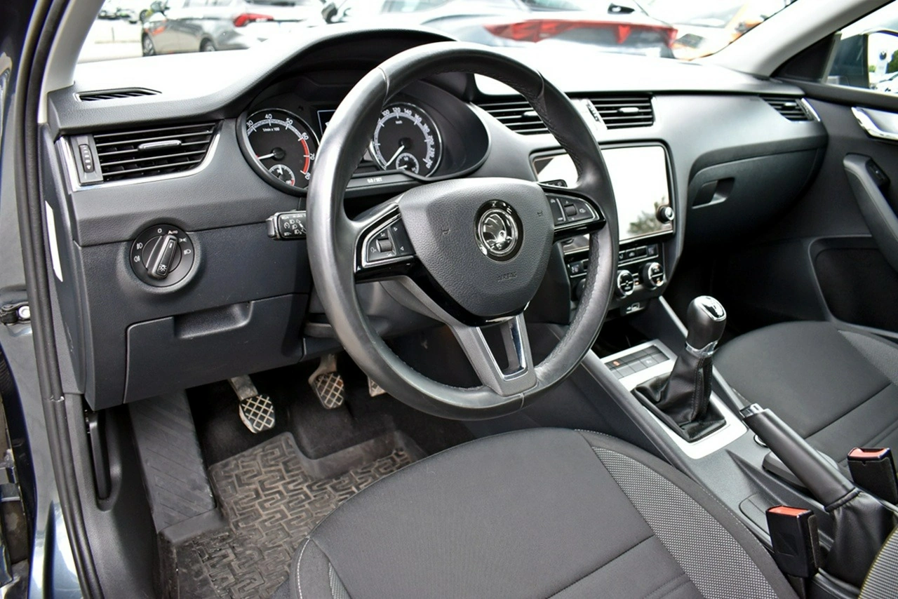 Skoda Octavia - Zdjęcie 9