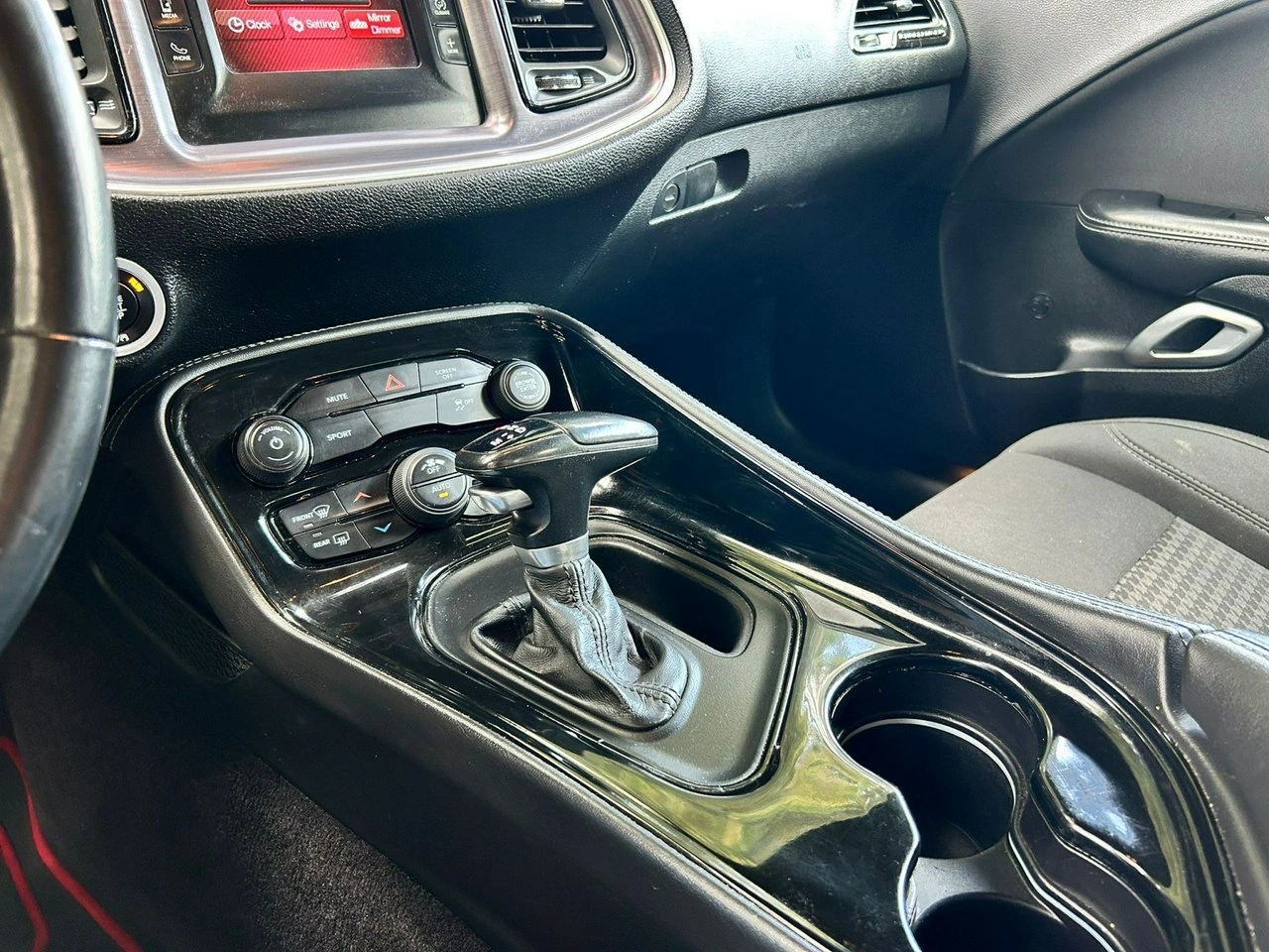 Dodge Challenger - Zdjęcie 20