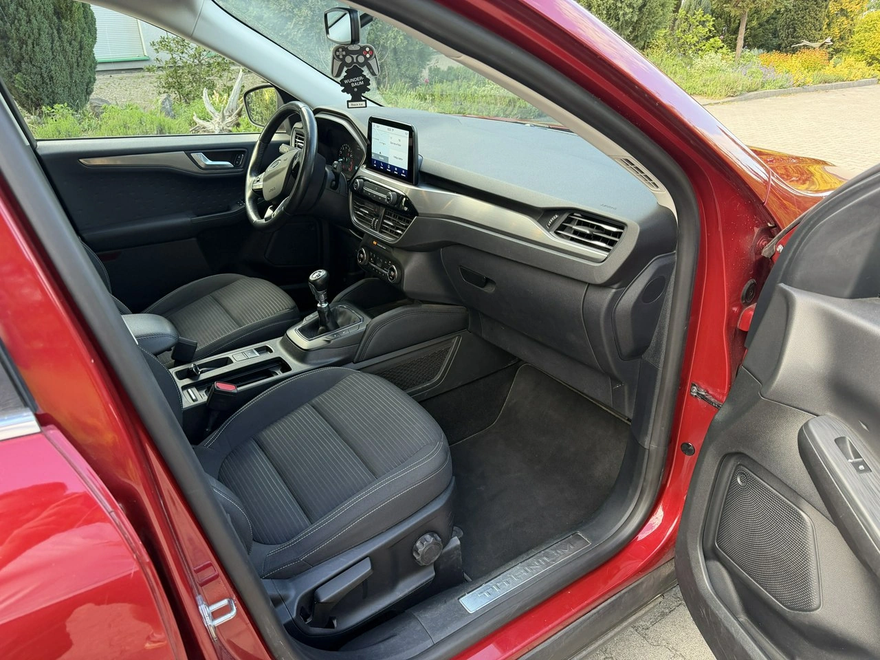 Ford Kuga - Zdjęcie 12