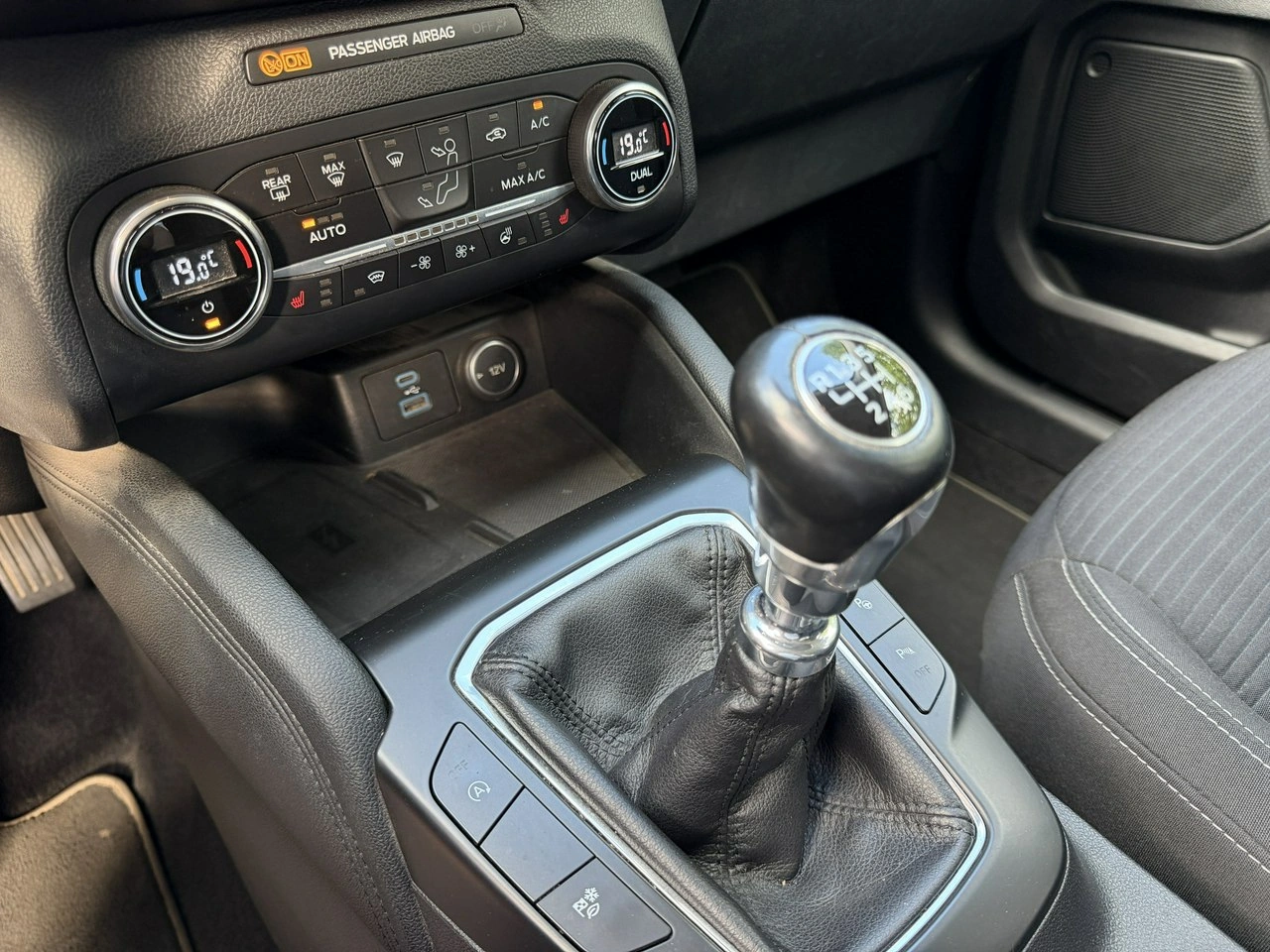 Ford Kuga - Zdjęcie 18