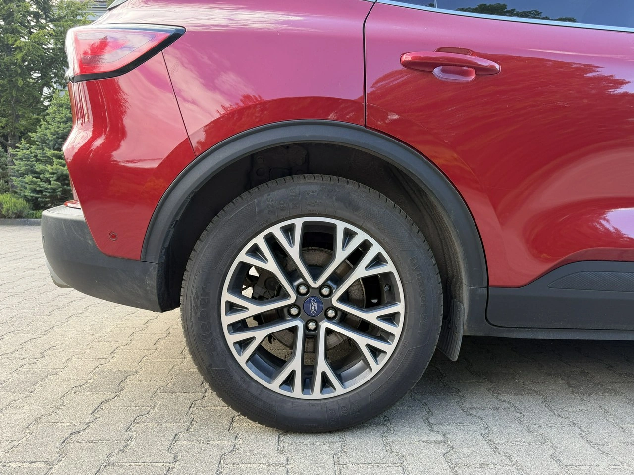 Ford Kuga - Zdjęcie 35