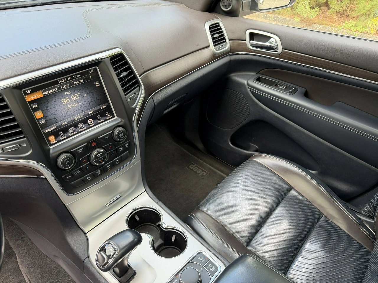 Jeep Grand Cherokee - Zdjęcie 10