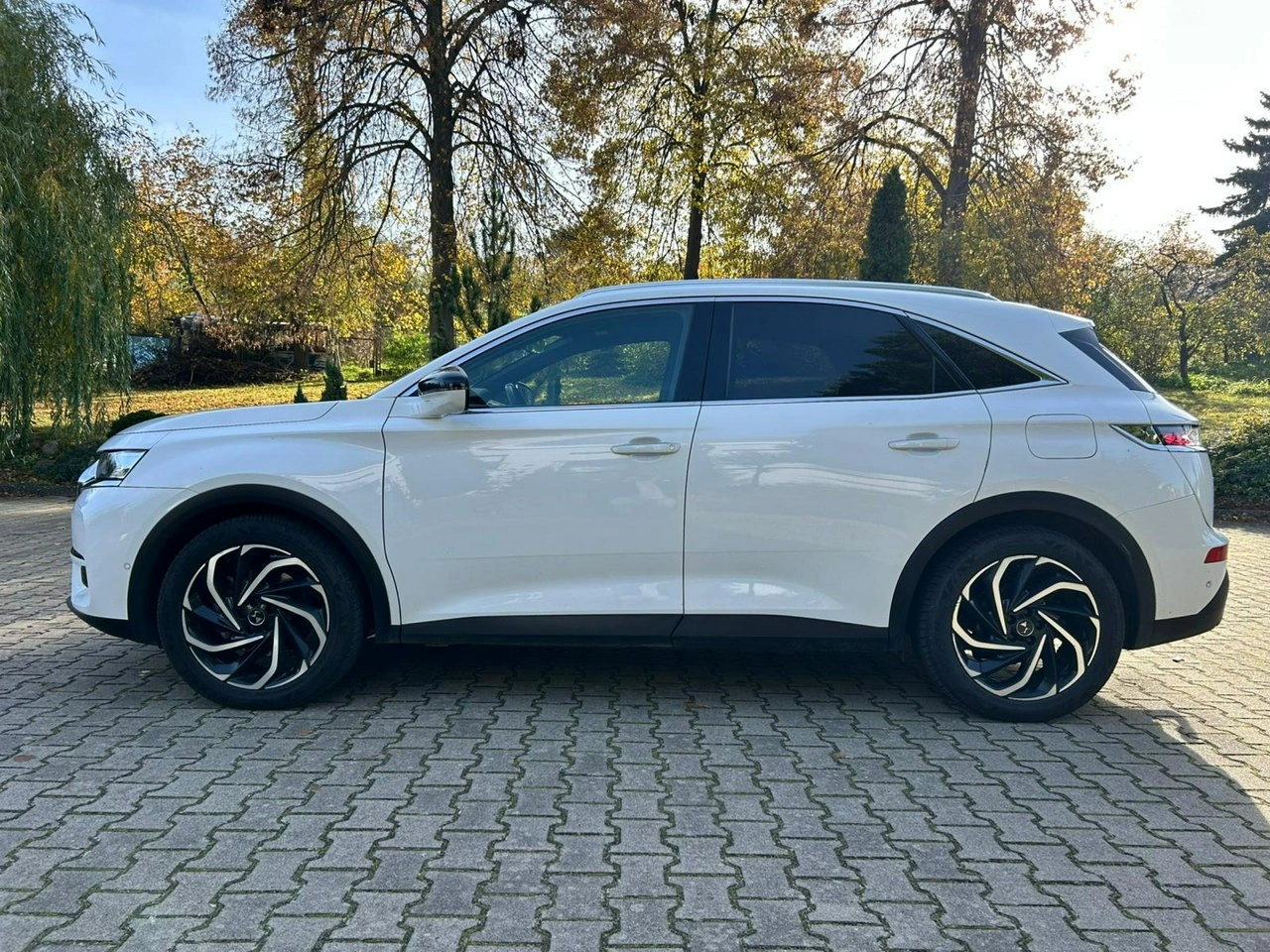 DS Automobiles DS 7 Crossback - Zdjęcie 19