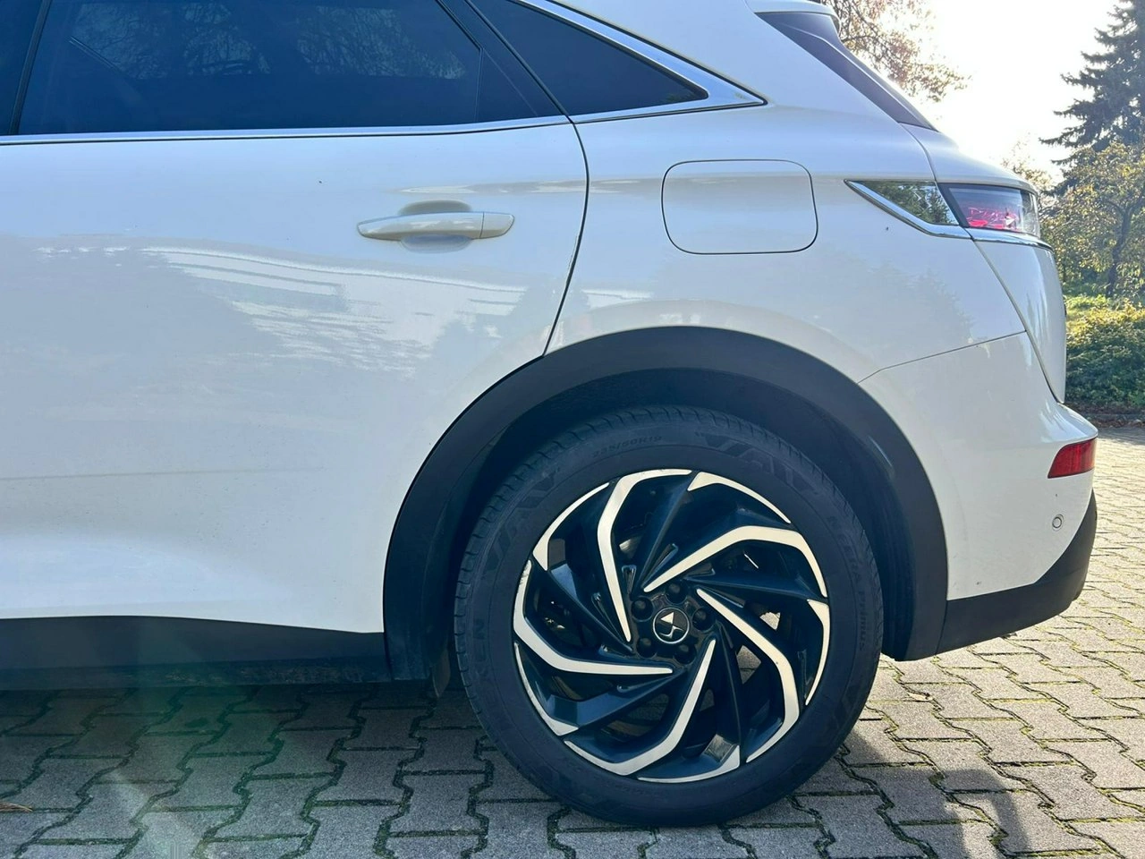 DS Automobiles DS 7 Crossback - Zdjęcie 21