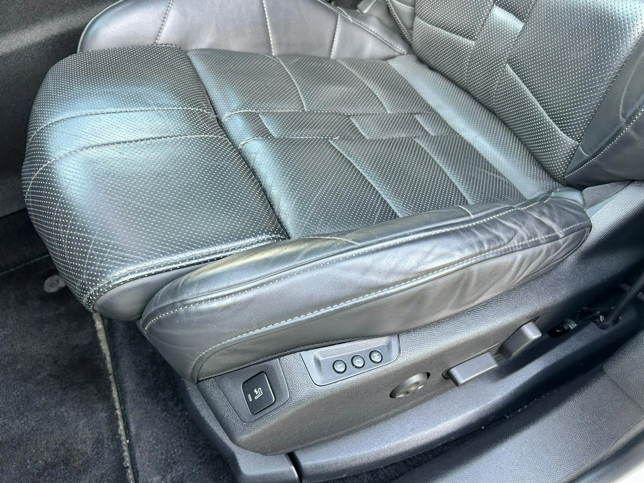 DS Automobiles DS 7 Crossback - Zdjęcie 36
