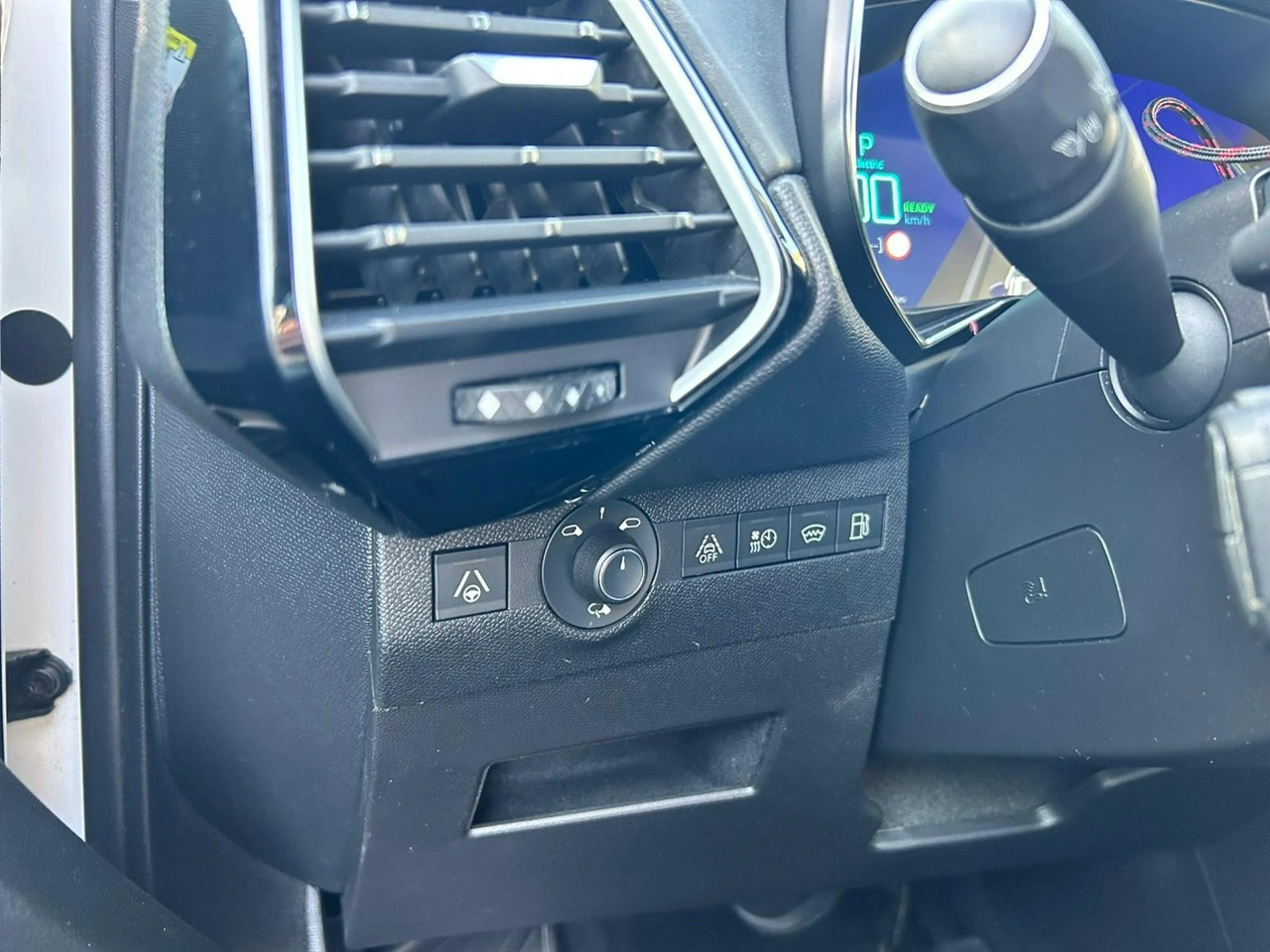 DS Automobiles DS 7 Crossback - Zdjęcie 44