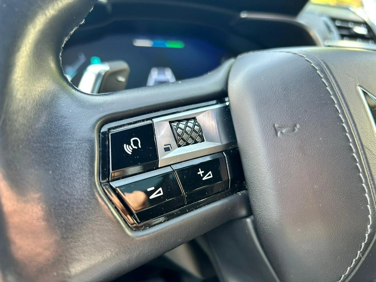 DS Automobiles DS 7 Crossback - Zdjęcie 46