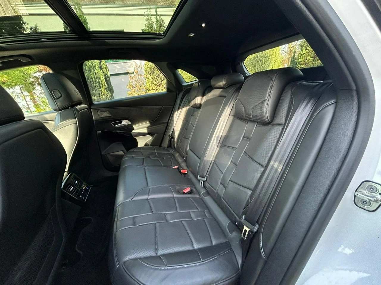DS Automobiles DS 7 Crossback - Zdjęcie 50