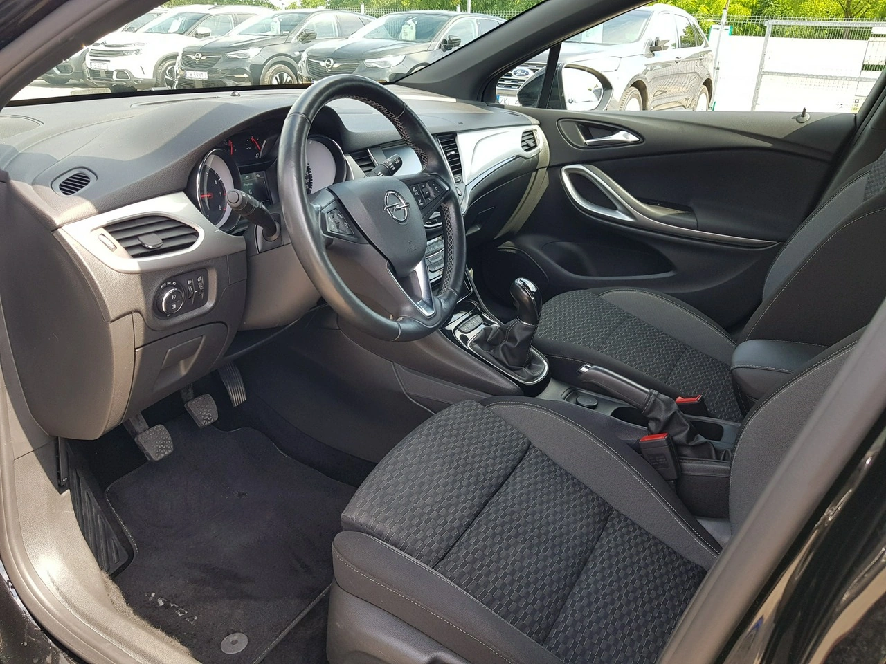 Opel Astra - Zdjęcie 9