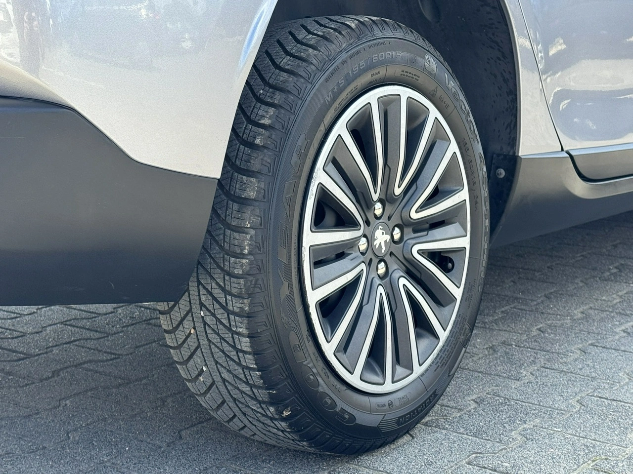 Peugeot 2008 - Zdjęcie 13