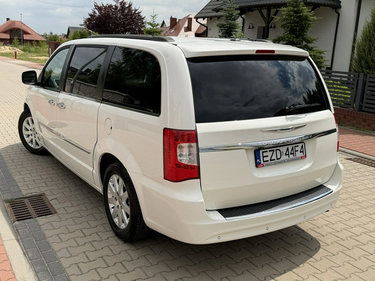 Chrysler Town & Country - Zdjęcie 3