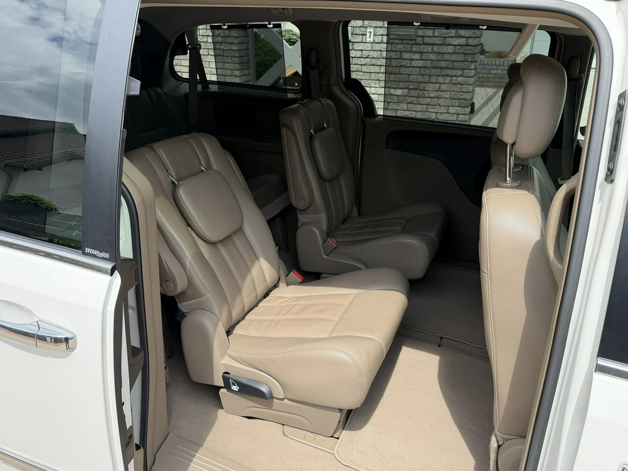 Chrysler Town & Country - Zdjęcie 7