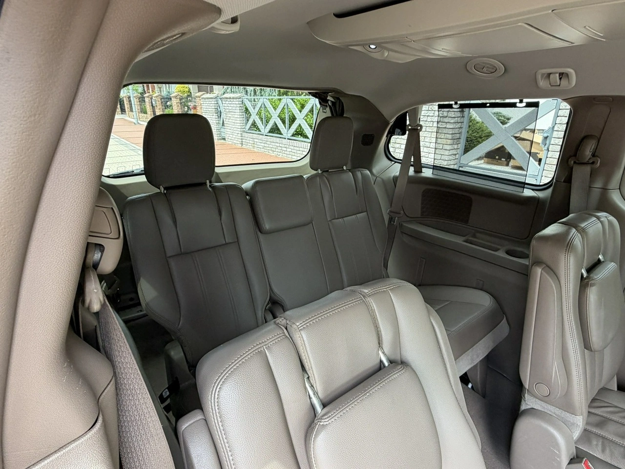 Chrysler Town & Country - Zdjęcie 8