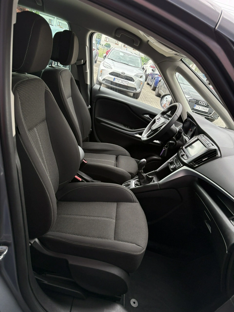 Opel Zafira - Zdjęcie 18