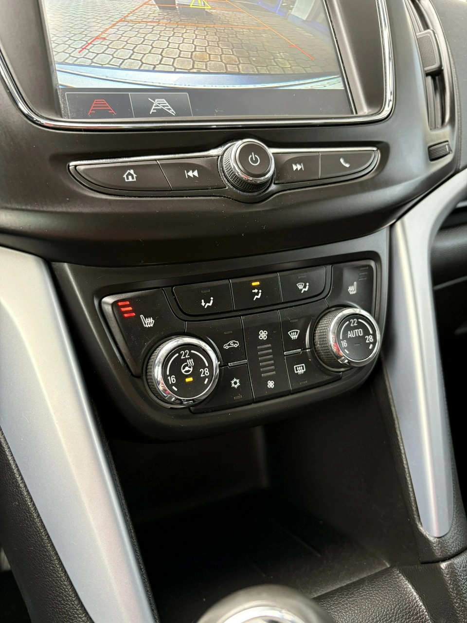 Opel Zafira - Zdjęcie 25
