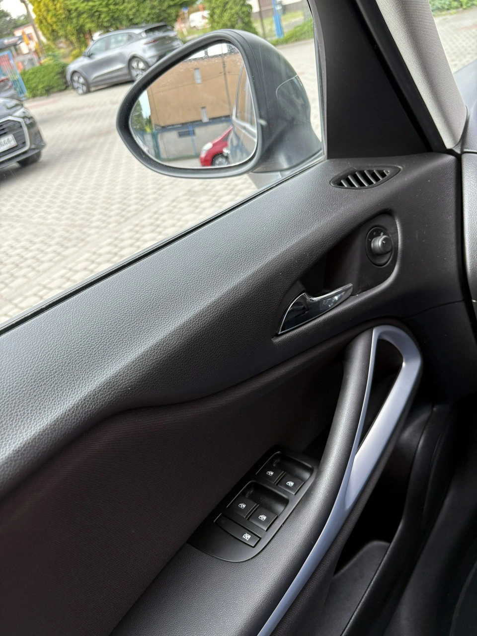 Opel Zafira - Zdjęcie 28