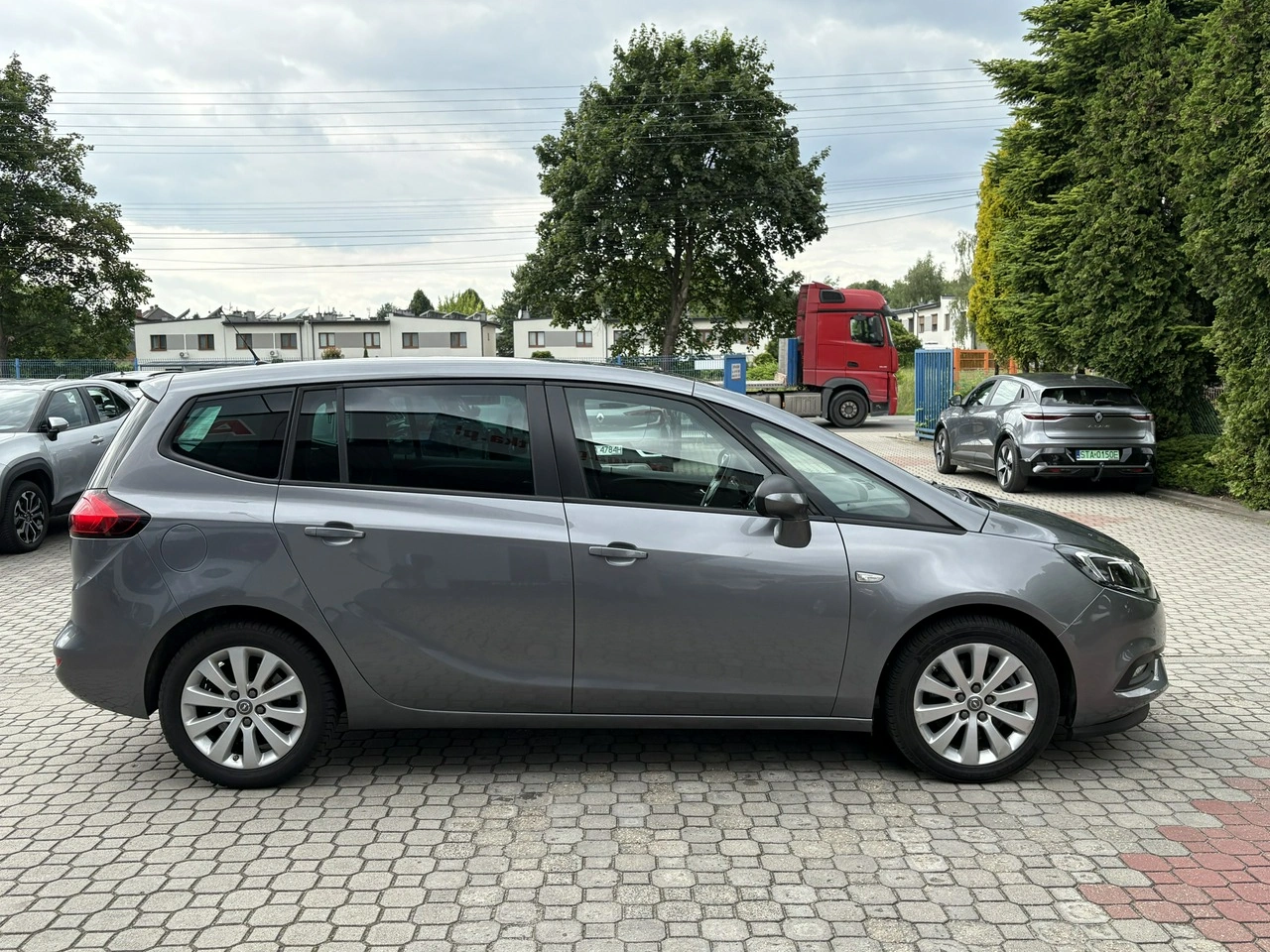 Opel Zafira - Zdjęcie 4