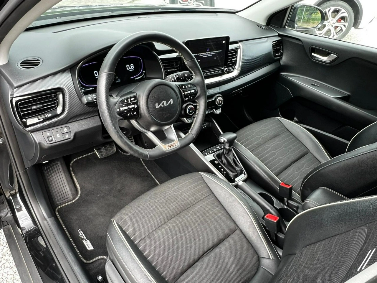 Kia Stonic - Zdjęcie 11