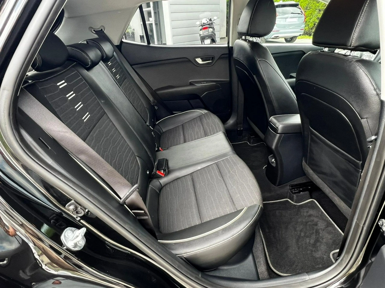 Kia Stonic - Zdjęcie 23