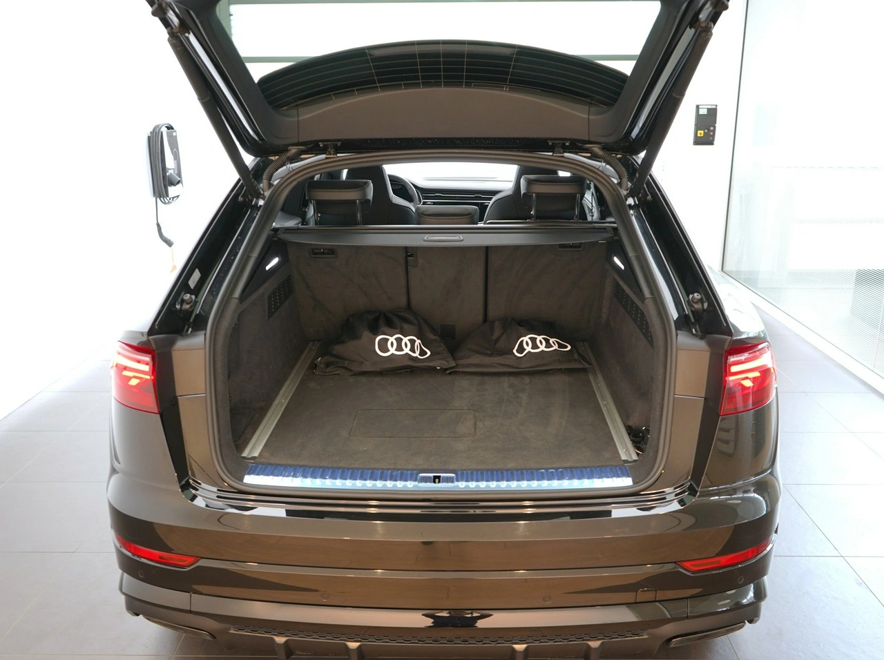 Audi Q8 - Zdjęcie 9