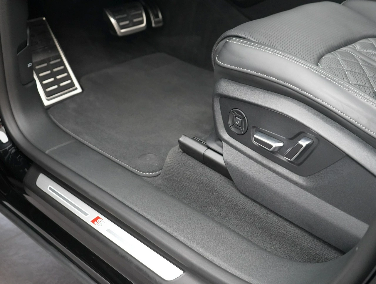 Audi Q8 - Zdjęcie 13