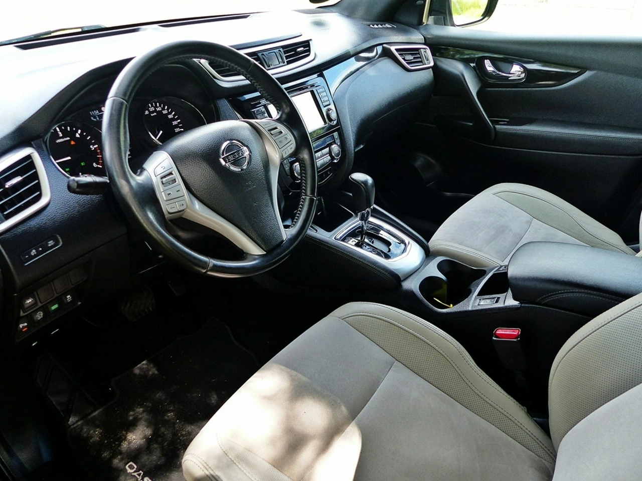 Nissan Qashqai - Zdjęcie 17