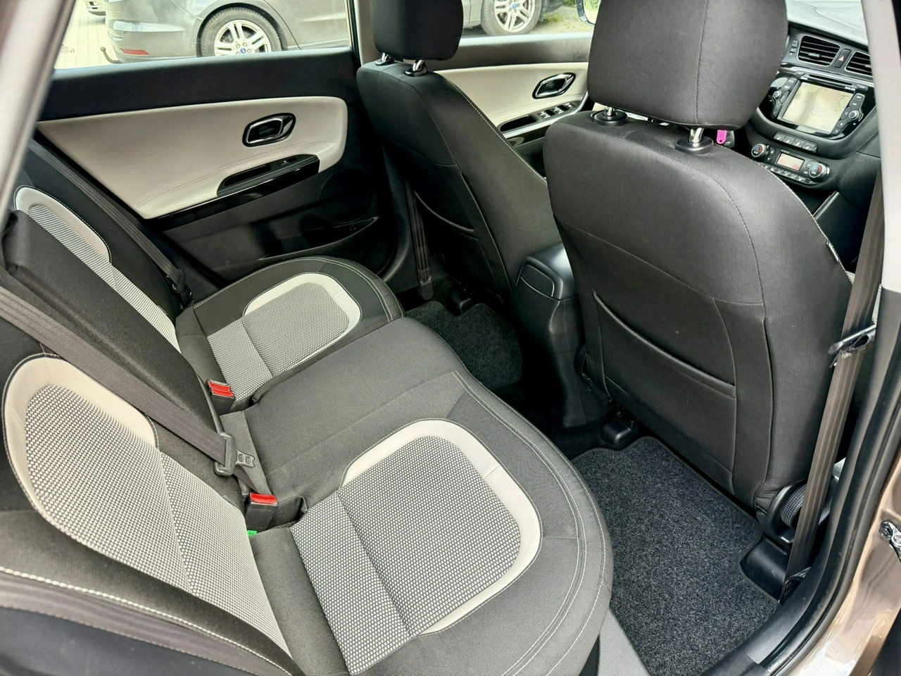Kia Ceed - Zdjęcie 7