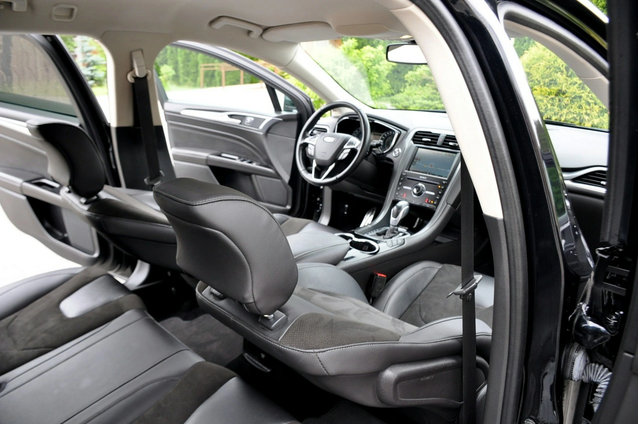 Ford Mondeo - Zdjęcie 24
