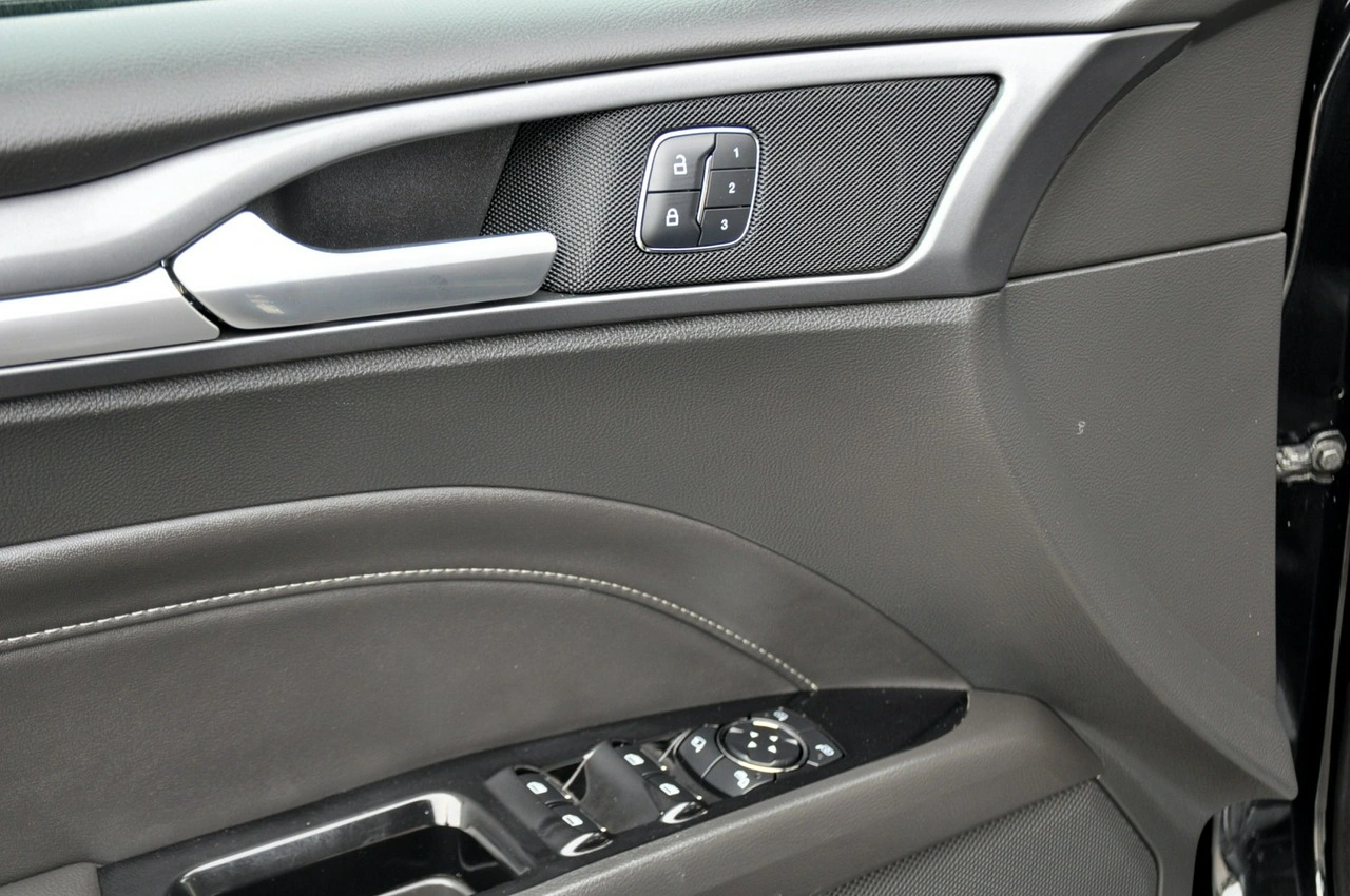 Ford Mondeo - Zdjęcie 36