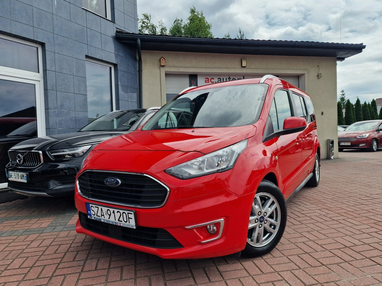 Ford Grand Tourneo Connect - Zdjęcie 1