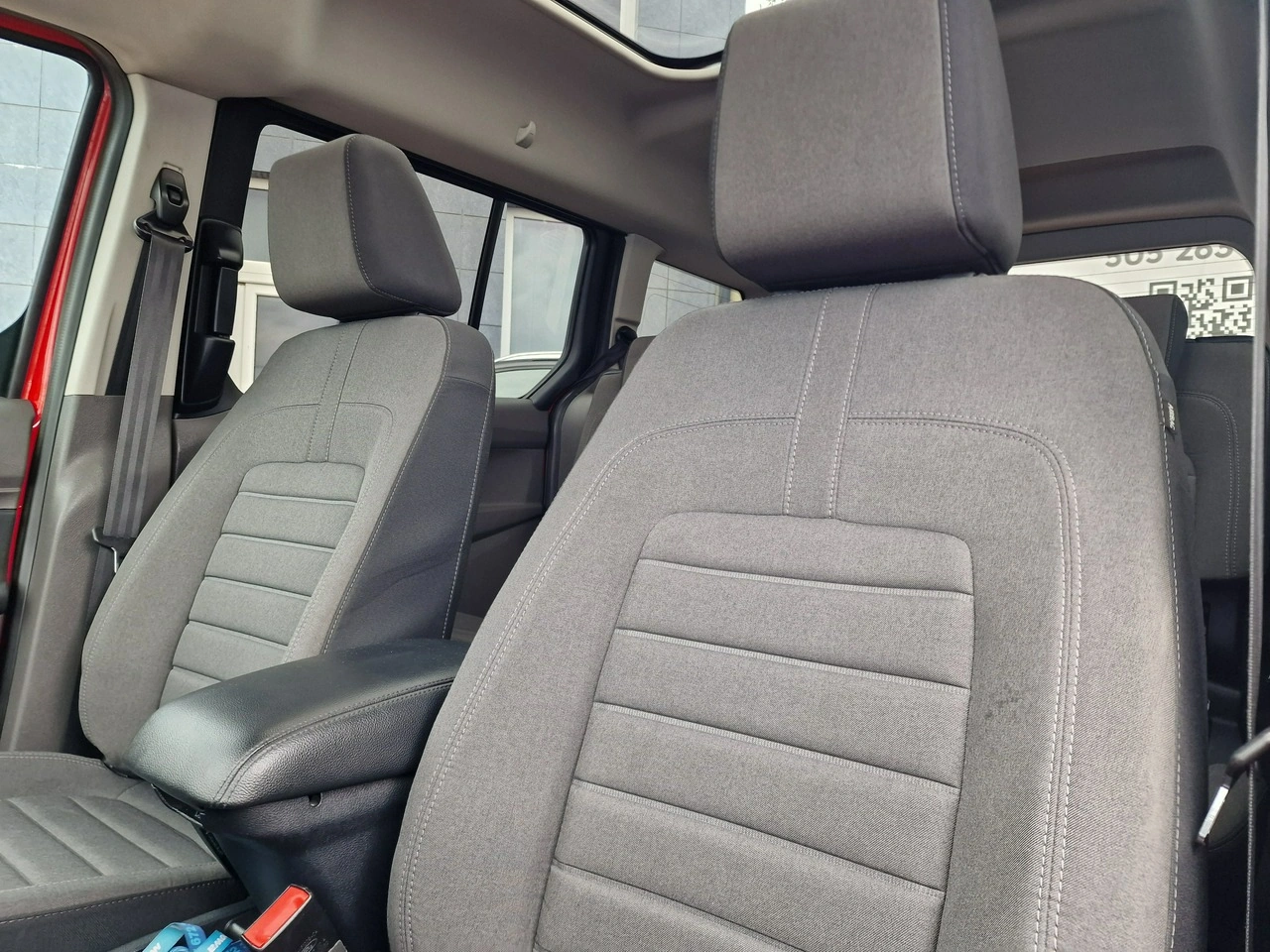 Ford Grand Tourneo Connect - Zdjęcie 18