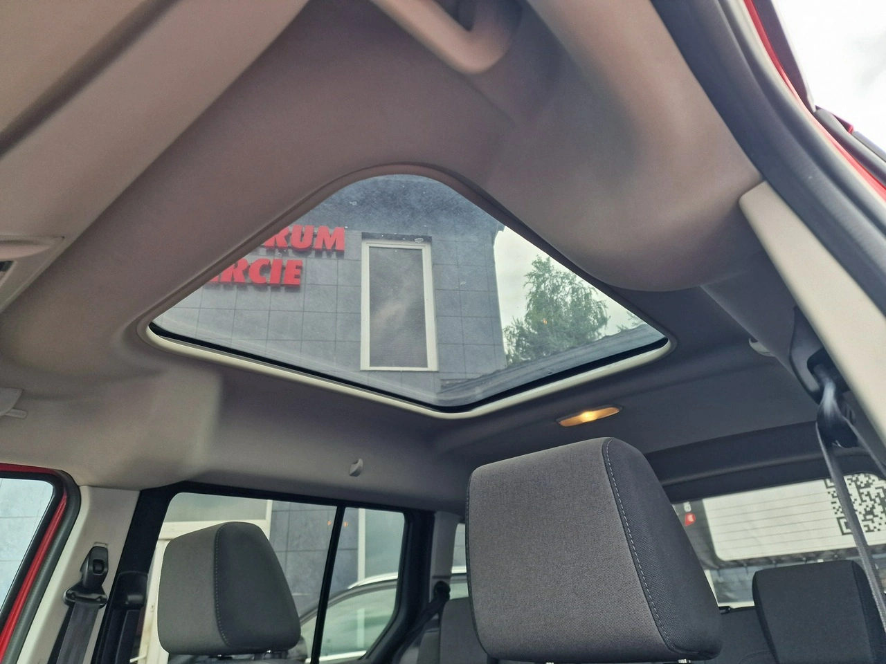 Ford Grand Tourneo Connect - Zdjęcie 19