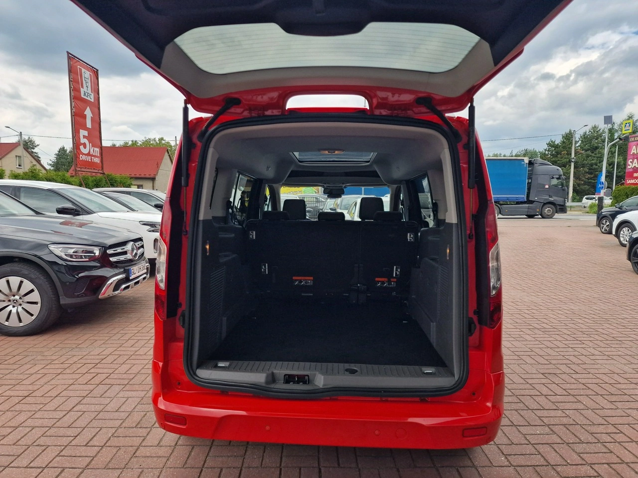 Ford Grand Tourneo Connect - Zdjęcie 21