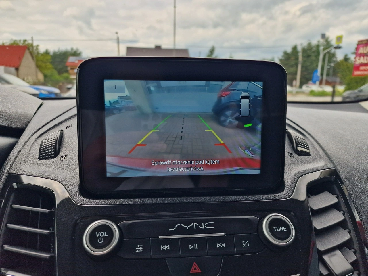 Ford Grand Tourneo Connect - Zdjęcie 26