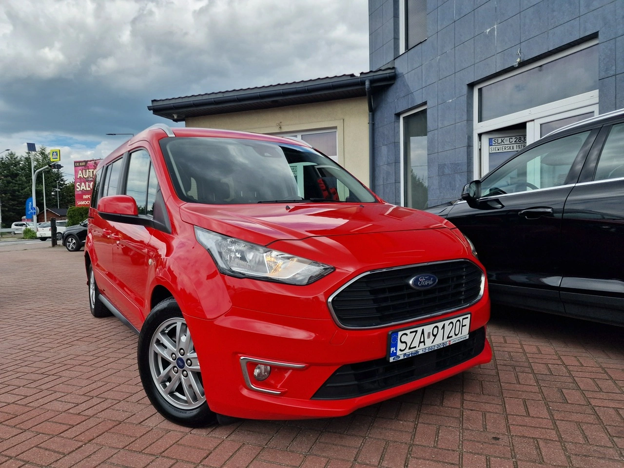 Ford Grand Tourneo Connect - Zdjęcie 10