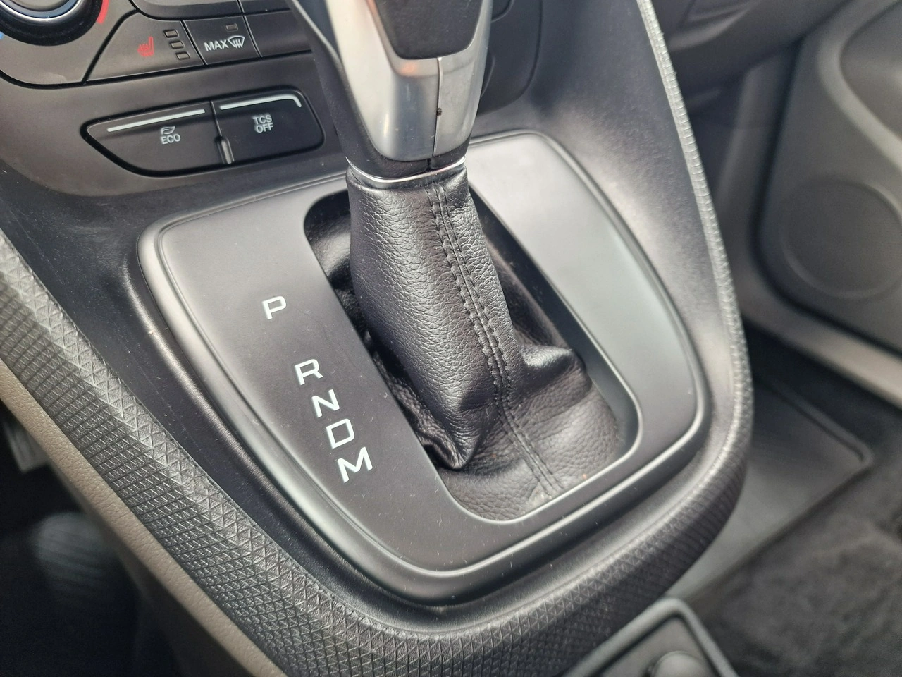 Ford Grand Tourneo Connect - Zdjęcie 31